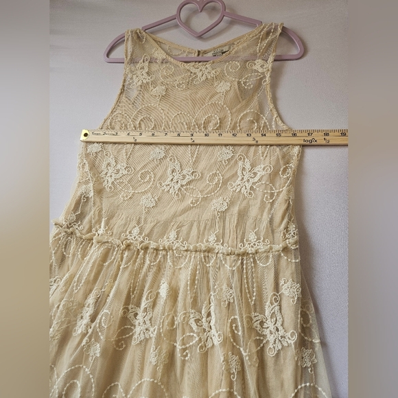 Zara Trafaluz ,Wome's M, Vintage looking embroidered designLace Lined Midi - Picture 2 of 6